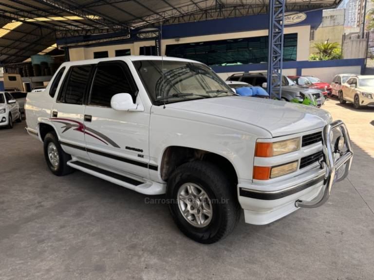 CHEVROLET - SILVERADO - 1997/1997 - Branca - R$ 85.000,00