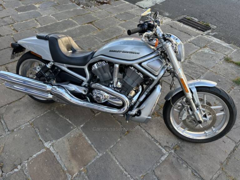 HARLEY-DAVIDSON - V-ROD 10TH - 2012/2012 - Prata - R$ 49.900,00